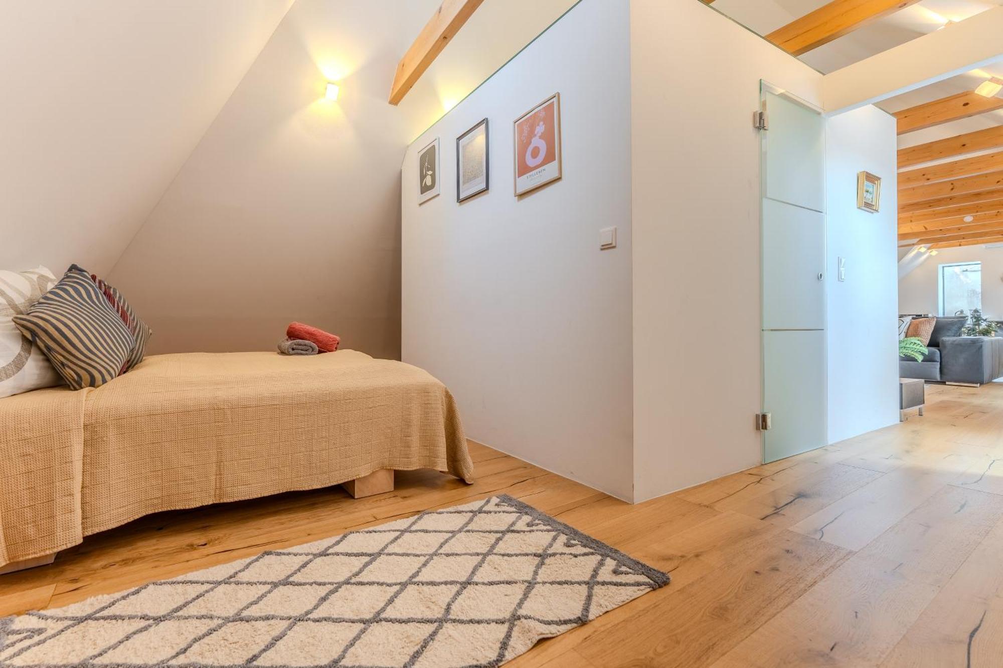 דירות קרמס אן דר דונאו Loft Dachsberg מראה חיצוני תמונה